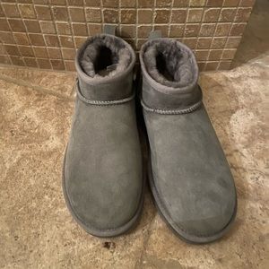 NWOT Ultra Mini UGG Bootie